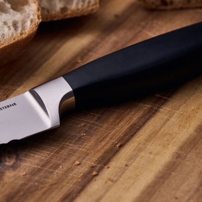 Bread knife 8 inch, serrated edge