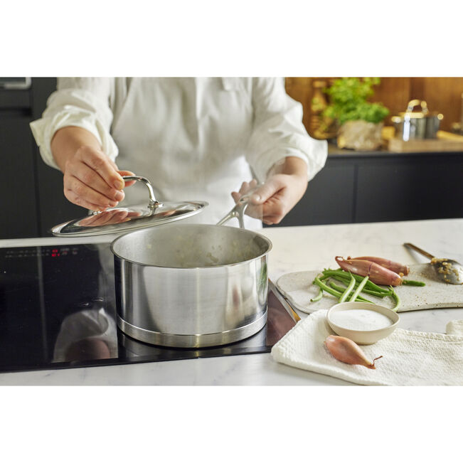 2.25 qt Sauce Pan With Lid, 18/10 Stainless Steel